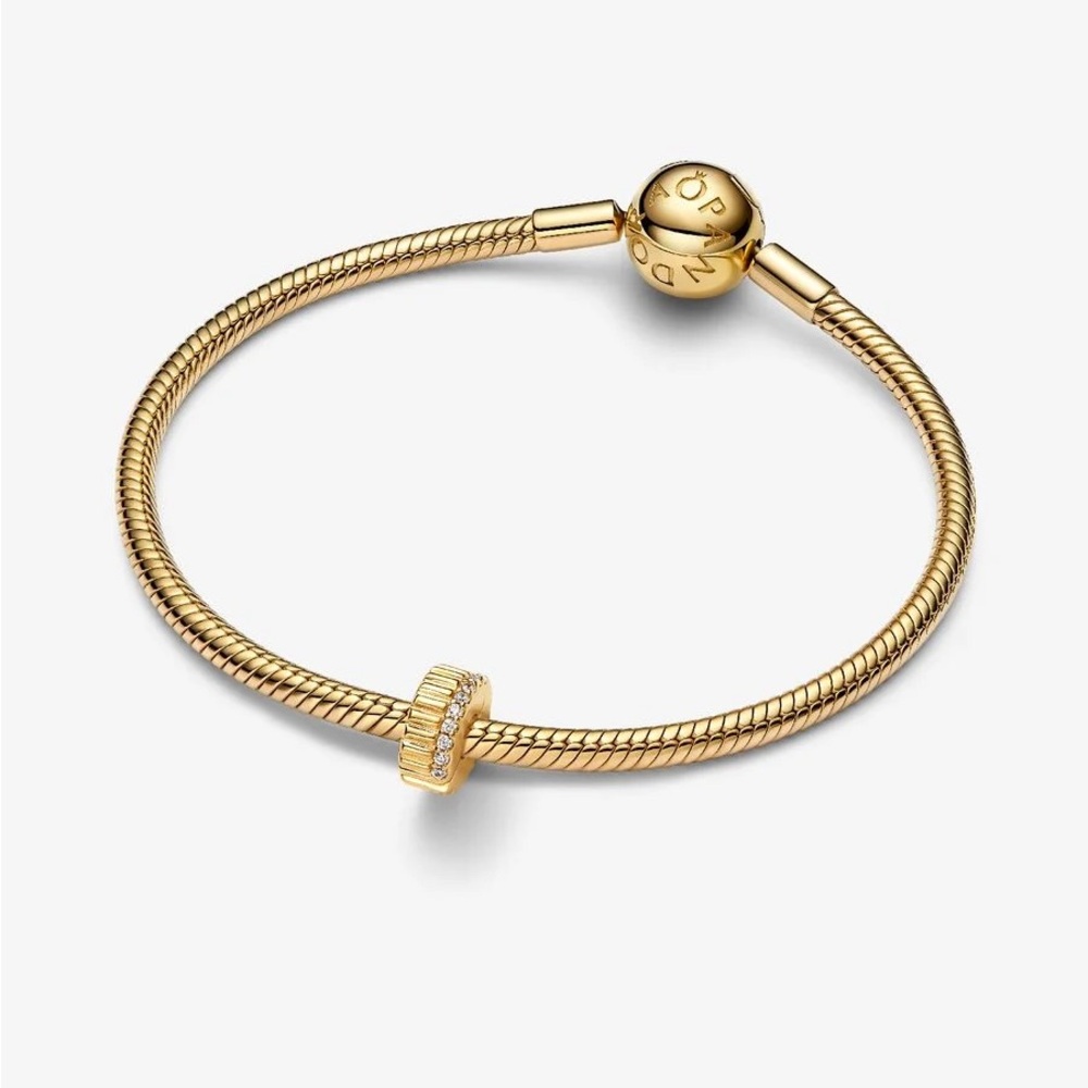 Pandora Ribbed Clip Charm - Picture 5 of 6